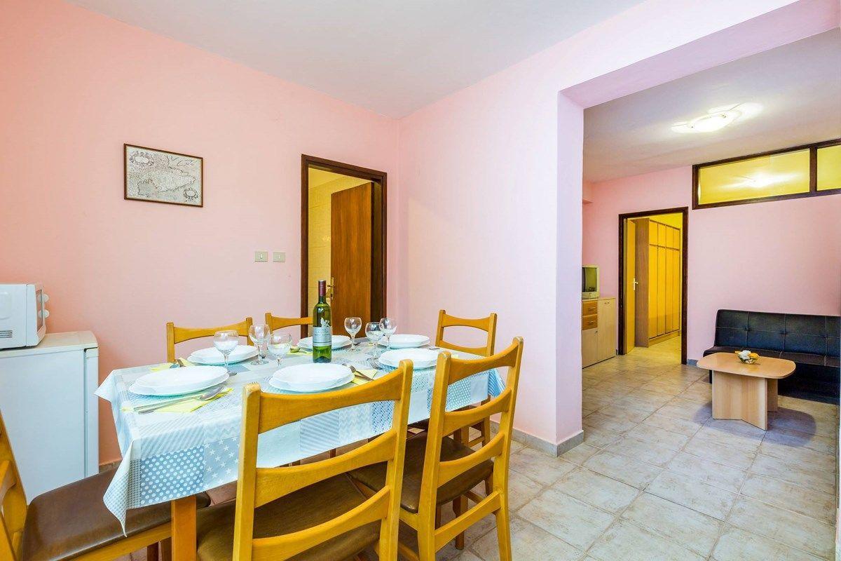 Aldo Apartment *