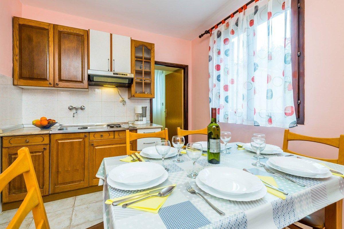 Apartment Aldo Banjole