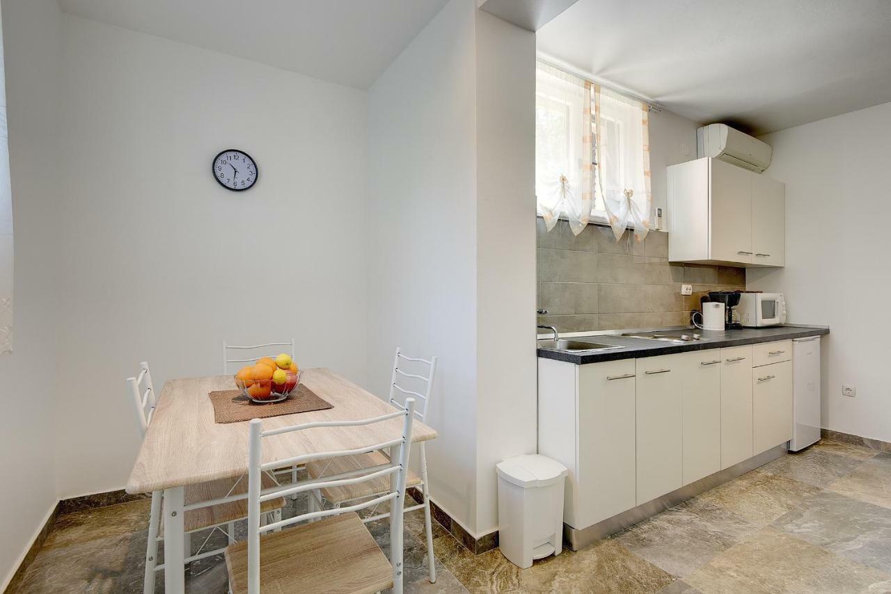 Apartment Aldo Banjole